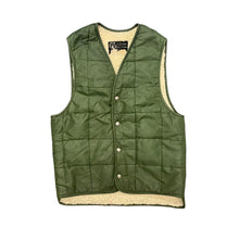 Load image into Gallery viewer, 1960s Columbia Sportswear Vest
