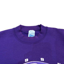 Load image into Gallery viewer, Vintage 95’ Huskies Sun Bowl Crewneck
